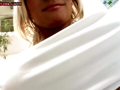 Leie, Grosse titten, Blasen, Vollbusig, Besamung, Kehlenfick, Mann mann frau, Ablutschen