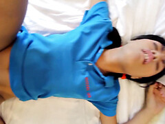 18 años, Mamada, Corrida, Mucama, Afeitado, Adolescente, Tetas