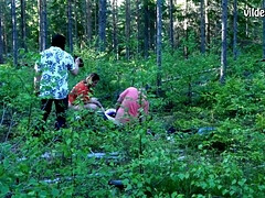 お尻, フェラチオ, ぽちゃ, 気狂い, 乱交, アウトドア, 三人, オッパイの