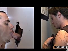 Leie, Blasen, Spermaladung, Aufs gesicht abspritzen, Schwul, Handjob, Piercing, Ablutschen