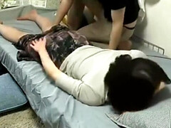 Asiatisch, Viele männer bespritzen eine frau, Spermaladung, Japanische massage