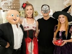 お尻, デカパイ, ブロンド, 女 人男 人, 手コキする, 自然山雀, ハメ撮り, 三人
