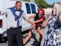 Grote kont, Grote mammen, Biseksueel, Interraciaal, Zoenen, Likken, Kut duiken, Trio