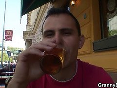 ブロンド, フェラチオ, エロ熟女, イマラチオ, 手コキする, 熟年, 淫乱熟女, 母