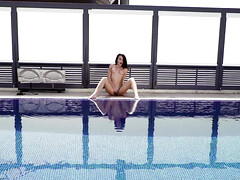 Grote mammen, Bruinharig, Masturbatie, Orgasme, Buiten, Biljart, Russisch, Tatoeage