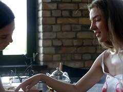 Amateur, Morena, Penetracion con dedos, Penetracion con puños, Novia, Lesbiana, Tetas naturales, Tetas