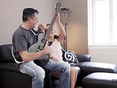 Минет, Брюнетки, Папочка, Член, Хд, Каблуки, Крошечные, Сосущие