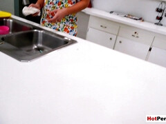 Morena, Madura, Familia, Hd, Madres para coger, Natural, Tetas naturales, Tabú