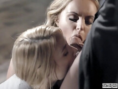 18 años, Tetas grandes, Rubia, Polla, Madres para coger, Madrastra, Adolescente, Trio