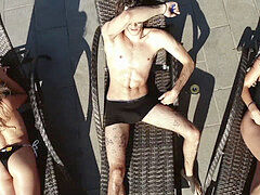 デカ尻, デカチン, フェラチオ, イく瞬間, オーガズム, アウトドア, プール, ティーン