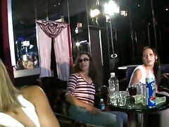 アジア人, 美人, 茶髪の, 巨乳な, 顔射, 手コキする, ラティーナ, 乳首