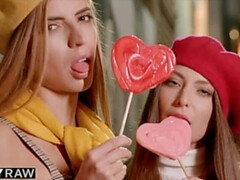 Анальный секс, Брюнетки, Сперма во рту, Семяизвержение, Две девушки, Хд, Киски, Втроем