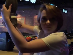 指いじり, 彼女, オーガズム, アウトドア, ハメ撮り, 公共, ショートヘア, スカート
