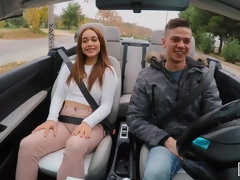 Culo grande, Mamada, Morena, Coche, Estilo perrito, Pajear, Afeitado, Estriptis