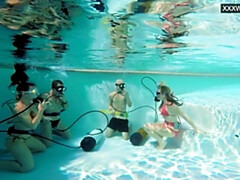 18 años, Chica, Mamada, Sexo duro, Piscina, Ruso, Adolescente, Bajo el agua