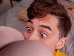 ぽっちゃり, デカ尻, デカパイ, フェラチオ, 茶髪の, バック, 手コキする, なめる