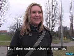 Amateur, Mamada, Coche, Estilo perrito, Al aire libre, Pov, Público, Coño