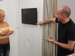 Cul, Sucer une bite, En levrette, Trou de la gloire, Branlette thaïlandaise, Mère que j'aimerais baiser, Rasée, Dénudage