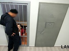 フェラチオ, 捕まる, チェコ, チン, ハードコア, ピグテール, ポリス, フェラする