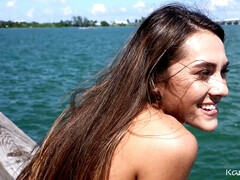 ビキニ, フェラチオ, ハメ撮り, ゴックンする