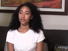 Mamada, Universitaria, Universidad, Interracial, Tetas naturales, Pequeña, Sexo fuerte, Tetas