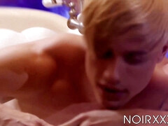 Blond, Pijpbeurt, Sperma shot, Diep in de keel, Lul, Hondjeshouding, Homo, Zoenen