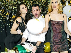 18 jahre, Grosser arsch, Grosser schwanz, Blasen, Hundestellung, Frau frau mann, Jungendliche (18+), Titten