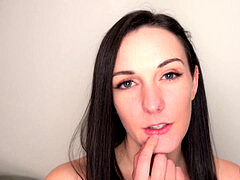 Amateur, Brunette brune, Éjaculer dans la bouche, Faciale, Talons, Mère que j'aimerais baiser, Nénés