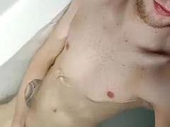 Grosser schwanz, Spermaladung, Schwul, Deutsch, Handjob, Dusche, Tätowierung, Jungendliche (18+)