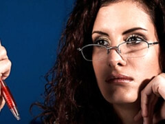 Sucer une bite, Médecin, En levrette, Domination, Branlette thaïlandaise, Mère que j'aimerais baiser, Maigrichonne