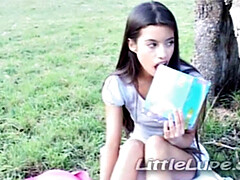 18 jaar, Enthousiasteling, Klein, Kut duiken, Geschoren, Alleen, Tiener, Tieten likken