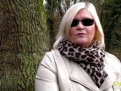 Gros seins, Blonde, Britannique, Rondelette, Mamie, Lesbienne, Mère que j'aimerais baiser, Maman