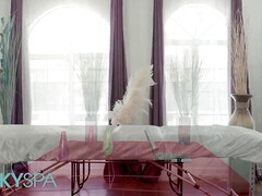 Arsch, Arschlecken, Braunhaarige, Küssen, Lecken, Massage, Muschi, Spielzeuge