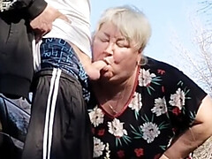 ぽっちゃり, エロ熟女, チン, 熟年, 淫乱熟女, 公共, ロシア人, スペルマ