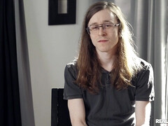 Schlafzimmer, Grosser schwanz, Hundestellung, Würgen, Natürlichen titten, Piercing, Rasiert, Tätowierung