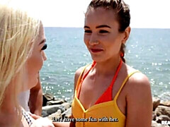Playa, Culo grande, Besar, Lesbiana, Lencería, Tetas naturales, Afeitado, Estriptis
