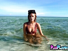 Perfect blond hair babe mommy showing perfect butt