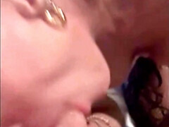 Enthousiasteling, Pijpbeurt, Bruinharig, Sperma shot, Handbeurt, Hd, Moeder die ik wil neuken, Vrouw