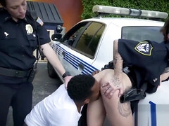 Mamada, Coche, Garganta profunda, Hd, Interracial, Madres para coger, Coño, Trio