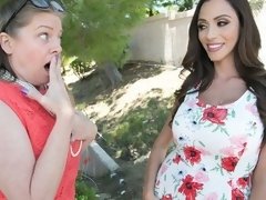 Grosser arsch, Grosse titten, Blasen, Hundestellung, Hardcore, Massage, Masturbation, Milf