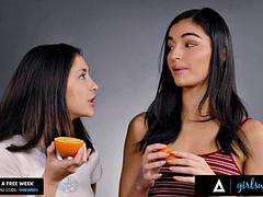 Kont, Pijpbeurt, Vingeren, Lesbisch, Likken, Softcore pornografie, Tiener, Tieten likken