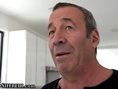 Diep in de keel, Hondjeshouding, Dubbele penetratie, Handbeurt, Hd, Zoenen, Realiteit, Trio