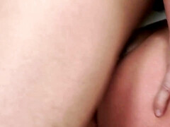 Sucer une bite, Brunette brune, Tir de sperme, Gorge profonde, Hard, Mère que j'aimerais baiser, Nénés, Épouse