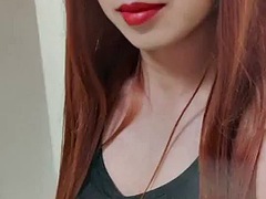 Asiatique, Attrapée, Travestis, Tir de sperme, Branlette thaïlandaise, De plein air, Public, Solo