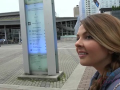 Gros seins, Brunette brune, Pieds, Petite amie, Pov, Mamelons bombés, Tatouage, Nénés