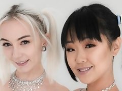 In den arsch, Arsch, Blondine, Hundestellung, Frau frau mann, Hardcore, Jungendliche (18+), Flotter dreier