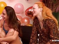 Amateur, Pieds, Jeux, Allemand, Lesbienne, Fête, Chatte, Rousse roux