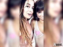 18 años, Culo, Besar, Lesbiana, Lamidas, Lencería, Tetas naturales, Adolescente