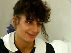 Leie, Vollbusig, Kehlenfick, Hardcore, Lesbisch, Natürlich, Flotter dreier, Uniform