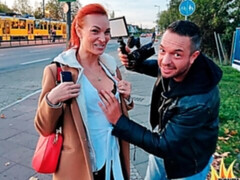 Gros cul, Gros seins, Sucer une bite, De plein air, Rousse roux, Rasée, Timide, Maigrichonne